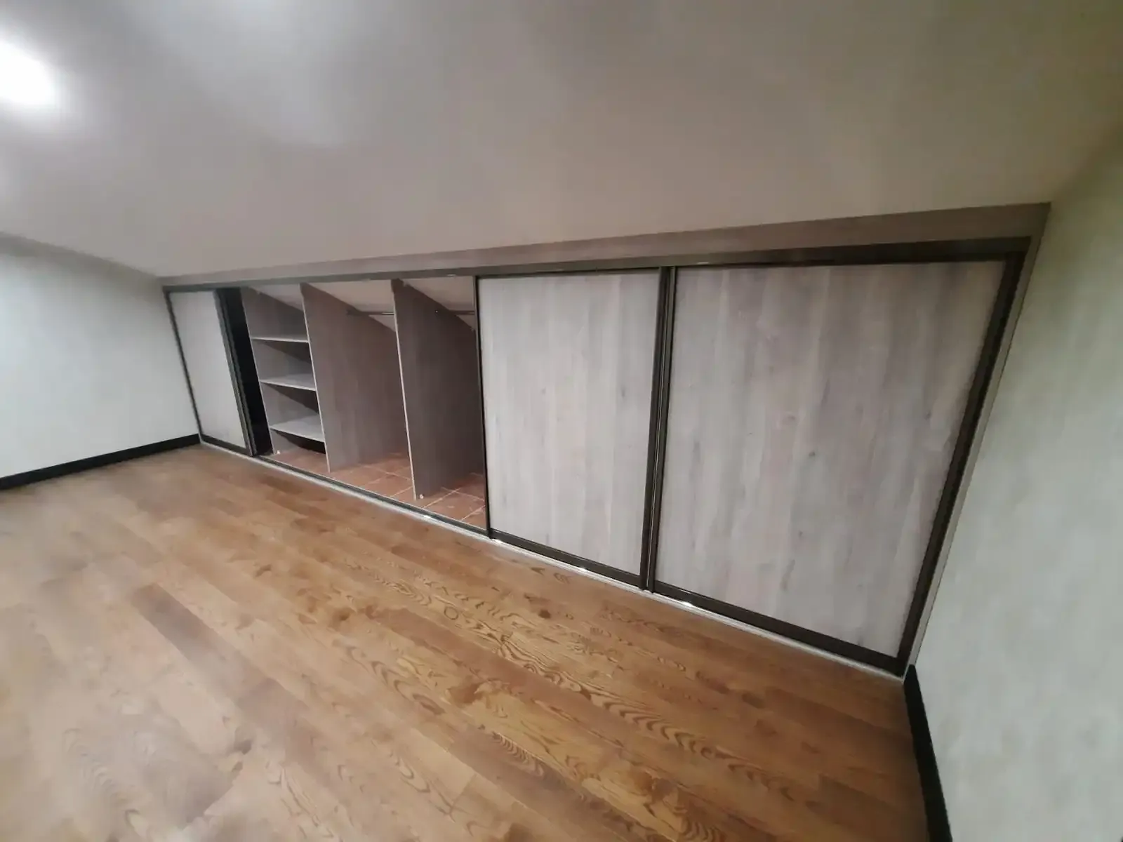 Шкаф-купе из ЛДСП на заказ, фото №5